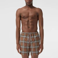 Shop Burberry FW21 Pantalones Cortos de Natación Marrón con Logo y Cordón. 80506101