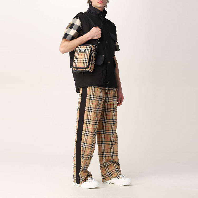 Shop バーバリー FW21 キルテッド テンパレチャー コントロール コットンベスト ブラック 80497831