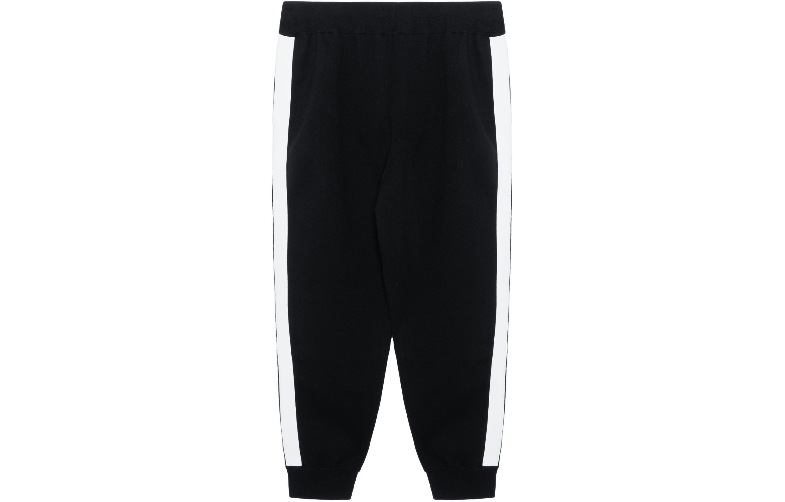 Lookbook Burberry FW22 Seluar Sweat Hitam Logo dengan Pinggang Elastik. 80587601