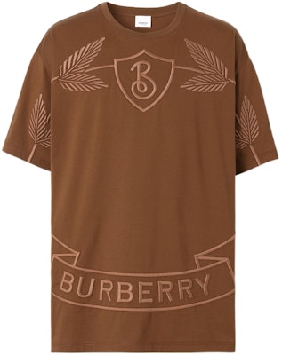 Camiseta Marrón Burberry FW22 con Logo y Bordado de Hoja de Roble. 80632041 Order Camiseta Marrón Burberry FW22 con Logo y Bordado de Hoja de Roble. 80632041