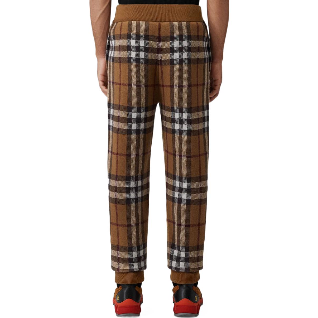 Shop Burberry FW22 Pantalones Jogger de Punto a Cuadros Marrón Abedul 80636421