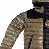 Purchase Burberry FW22 Jaket Puffer Warna Blok Hijau Tentera. 80469801