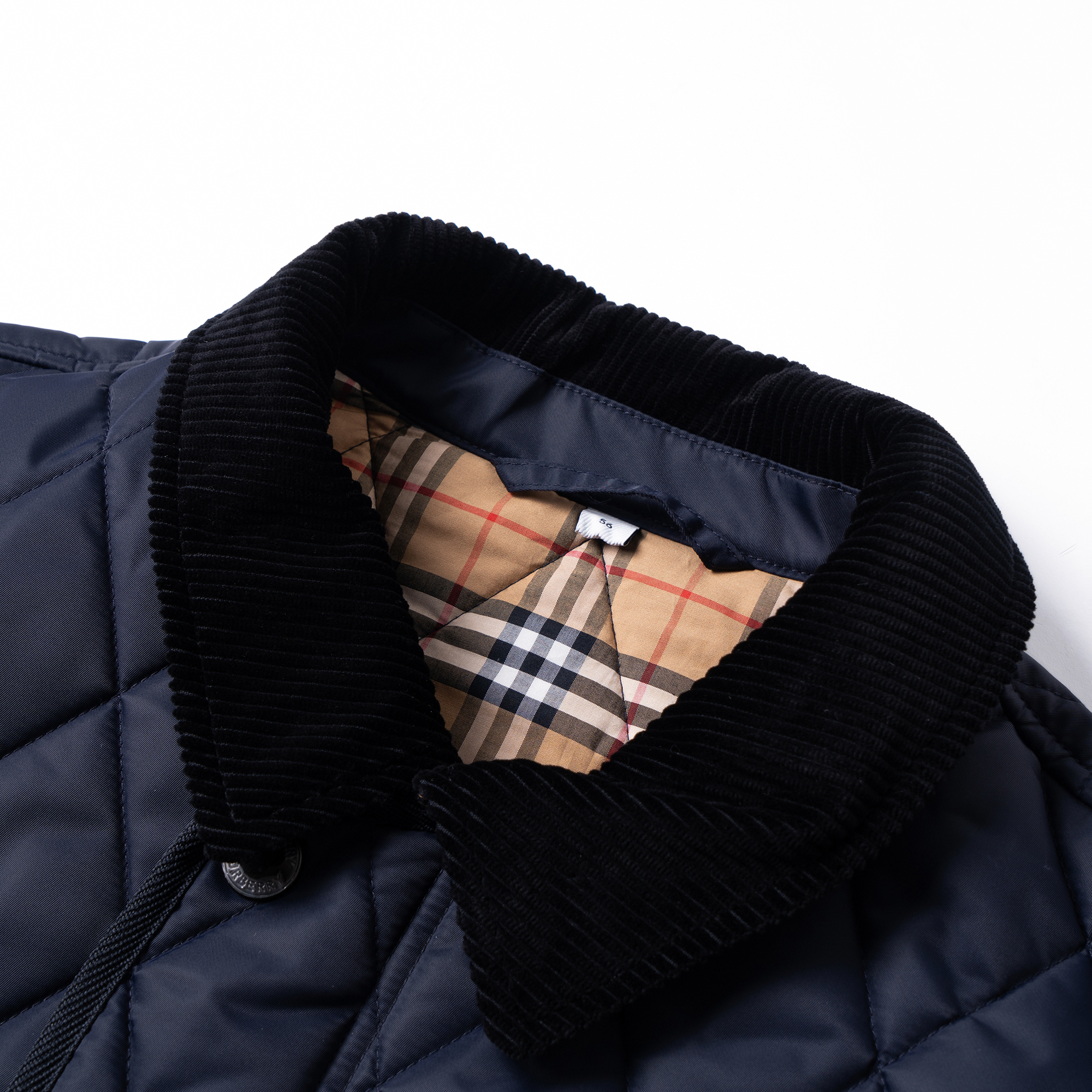 Shop Burberry FW22 Jaket Quilted Navy Blue dengan Resleting. 80387311