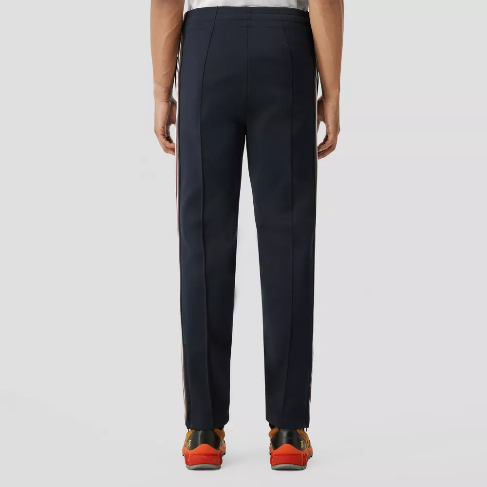 Shop Burberry FW22 Celana Navy Straight-Leg dengan Bordir Logo Garis. 80636521