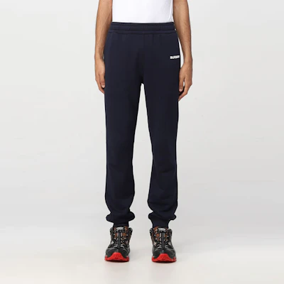 バーバリー FW22 ロゴ入りソリッドエラスティックウエストニットスウェットパンツ ダークブルー 80586271 Lookbook バーバリー FW22 ロゴ入りソリッドエラスティックウエストニットスウェットパンツ ダークブルー 80586271