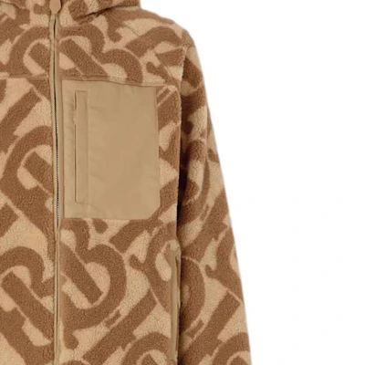 Burberry FW22 Hoodie Velvet Logo Coklat Lelaki. 80583871 Sizing Burberry FW22 Hoodie Velvet Logo Coklat Lelaki. 80583871