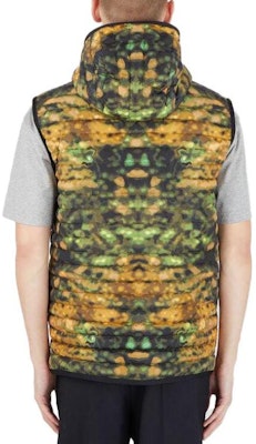 バーバリー FW22 カモフラージュプリント ダウンフードベスト カモ柄. 80427931 Purchase バーバリー FW22 カモフラージュプリント ダウンフードベスト カモ柄. 80427931