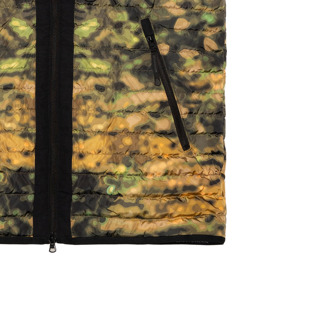 Sizing バーバリー FW22 カモフラージュプリント ダウンフードベスト カモ柄. 80427931