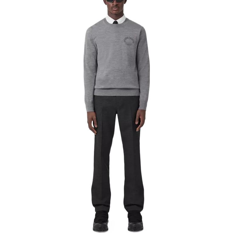 Lookbook Burberry FW22 Grey Knit Sweater with Oak Leaf Embroidery for Men. 80636341
