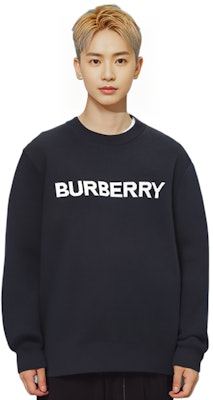 Burberry FW22 Logo Baju Knit Oversized Cotton-Wool Biru Gelap 80636551 Shop Burberry FW22 Logo Baju Knit Oversized Cotton-Wool Biru Gelap 80636551