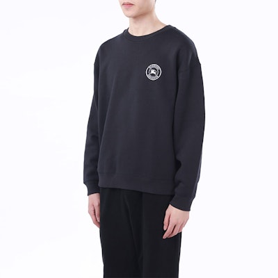 Burberry FW22 Navy Blue Crewneck Sweatshirt with Equestrian Logo Unisex. 80362861 Sizing Burberry FW22 Navy Blue Crewneck Sweatshirt with Equestrian Logo Unisex. 80362861