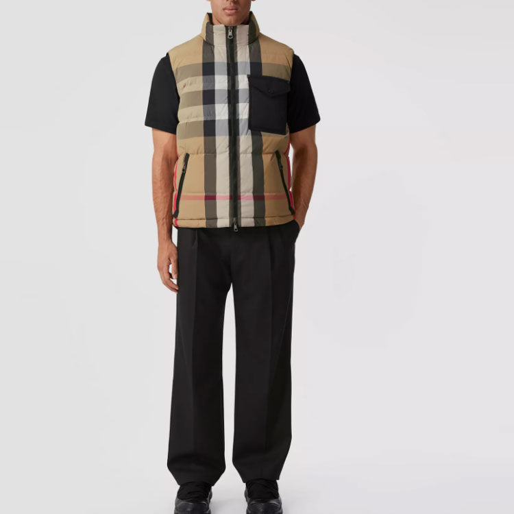 Purchase Burberry FW22 可翻面拼色格紋羽絨外套 棕色. 80642871