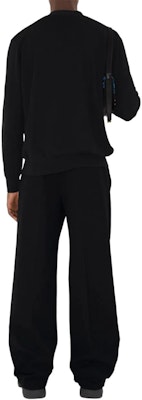 Burberry FW23 Hitam Cardigan Rajut V-Neck Kancing Depan. 80831781 Purchase Burberry FW23 Hitam Cardigan Rajut V-Neck Kancing Depan. 80831781