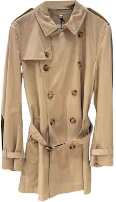 Burberry FW23 雙排扣米色長版風衣外套. 80731911 Shop Burberry FW23 雙排扣米色長版風衣外套. 80731911