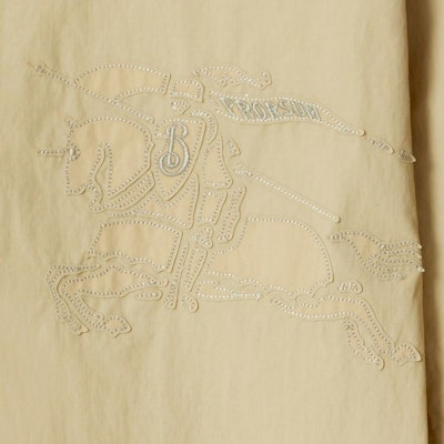 버버리 FW23 카키 하프집 솔리드 컬러 후드 캐주얼 자켓. 80805271 Cheap 버버리 FW23 카키 하프집 솔리드 컬러 후드 캐주얼 자켓. 80805271