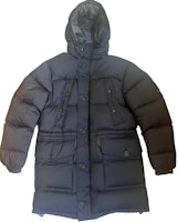 Burberry FW23 Solid Color Logo Hooded Long Sleeve Down Jacket 80685101 Burberry FW23 Solid Color Logo Hooded Long Sleeve Down Jacket 80685101