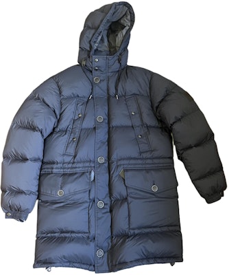 Burberry FW23 Solid Color Logo Hooded Long Sleeve Down Jacket 80685101 Order Burberry FW23 Solid Color Logo Hooded Long Sleeve Down Jacket 80685101