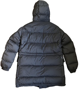 バーバリー FW23 無地 ロゴ フード付き 長袖 ダウンジャケット 80685101 Lookbook バーバリー FW23 無地 ロゴ フード付き 長袖 ダウンジャケット 80685101