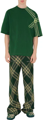 Burberry FW23 Check Print Crewneck Oversized T-Shirt - Dark Green. 80820521 Shop Burberry FW23 Check Print Crewneck Oversized T-Shirt - Dark Green. 80820521