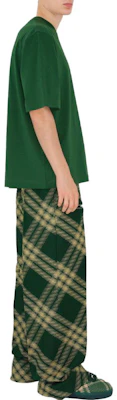 Burberry FW23 Check Print Crewneck Oversized T-Shirt - Dark Green. 80820521 Details for Burberry FW23 Check Print Crewneck Oversized T-Shirt - Dark Green. 80820521