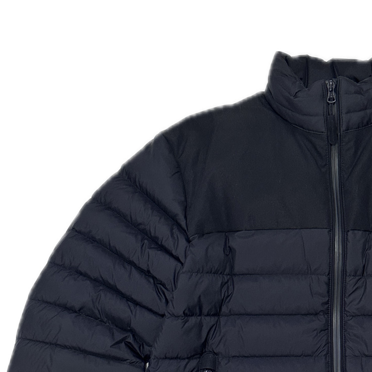 Shop Burberry 秋冬23拼接色塊徽標立領拉鍊羽絨外套 80616541