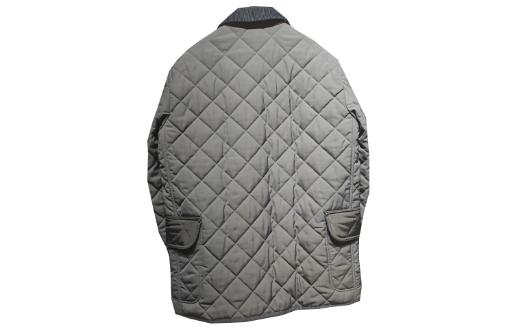 Lookbook 버버리 FW23 다이아몬드 퀼팅 코튼 재킷 네이비 블루 아우터웨어. 80731991