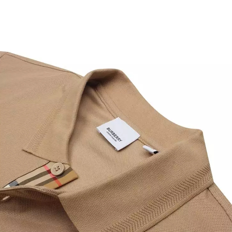 Shop Burberry FW23 Baju Polo Lengan Panjang Straight-Cut Butang Beige. 80754861