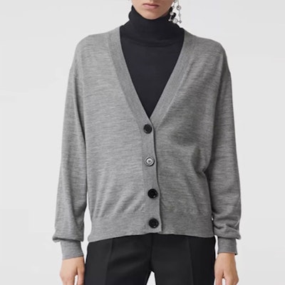 Burberry FW23 Solid Color V-Neck Long Sleeve Knitwear Unisex Sweater 80748881 Lookbook Burberry FW23 Solid Color V-Neck Long Sleeve Knitwear Unisex Sweater 80748881