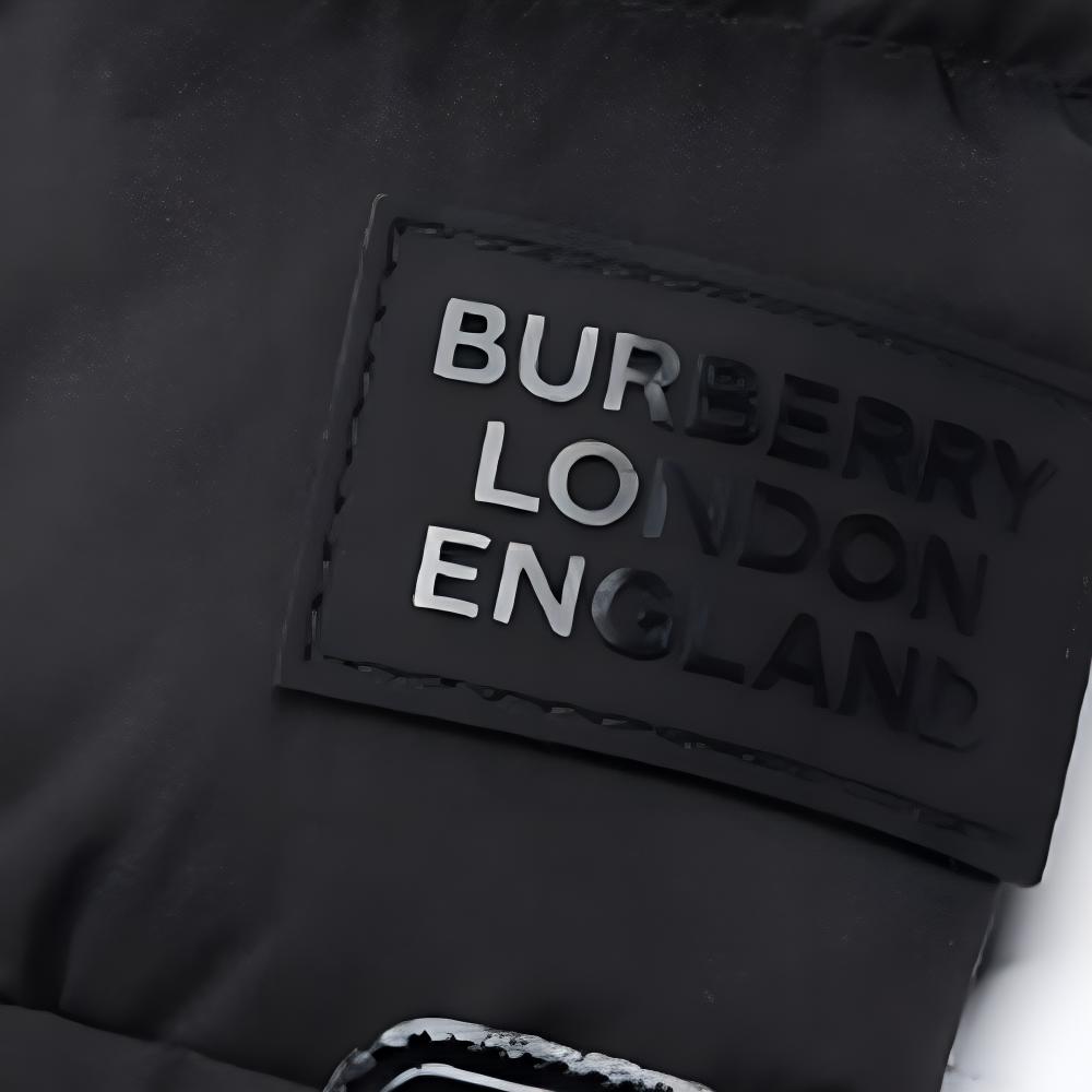 Purchase Burberry FW23 Chaqueta Larga Negra Unisex con Capucha y Doble Botonadura. 80720841