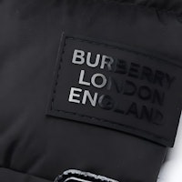 Burberry FW23 Chaqueta Larga Negra Unisex con Capucha y Doble Botonadura. 80720841 Purchase Burberry FW23 Chaqueta Larga Negra Unisex con Capucha y Doble Botonadura. 80720841