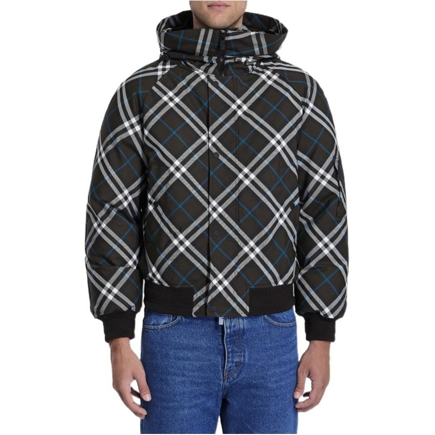 Shop Burberry FW24 男款全版經典格紋連帽外套 黑色 80915941