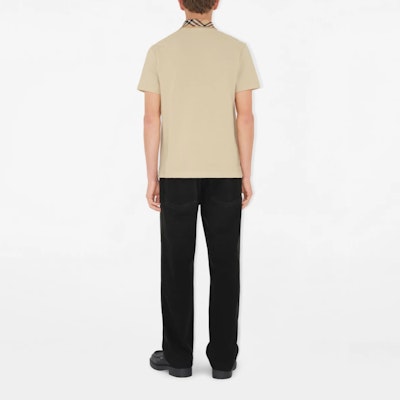 バーバリー FW24 チェックパネル コットン 半袖 ポロシャツ メンズ ナツメグ 81038641 Shop バーバリー FW24 チェックパネル コットン 半袖 ポロシャツ メンズ ナツメグ 81038641