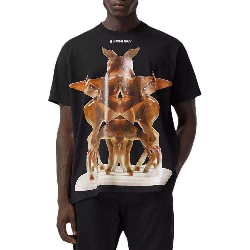 Lookbook Burberry Kaos Pria Hitam Graphic Print Lengan Pendek Crew Neck 8037056