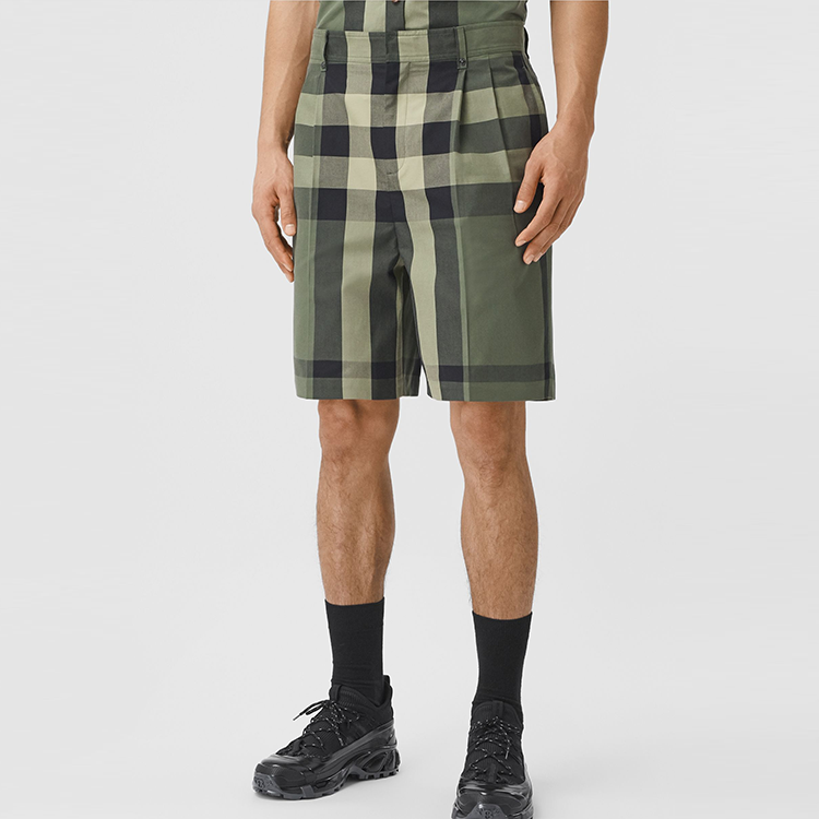 Purchase Burberry 綠色格紋標誌寬鬆版休閒短褲. 80427811