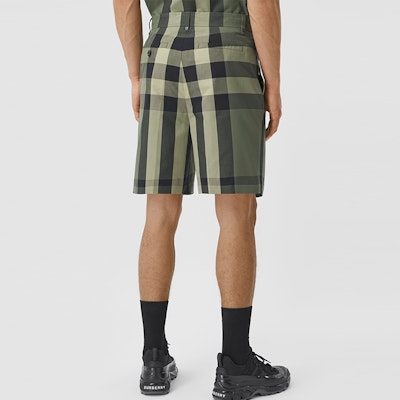Burberry 綠色格紋標誌寬鬆版休閒短褲. 80427811 Details for Burberry 綠色格紋標誌寬鬆版休閒短褲. 80427811