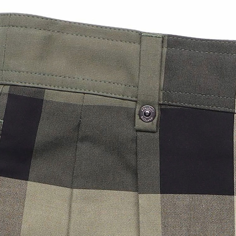 Sizing Burberry 綠色格紋標誌寬鬆版休閒短褲. 80427811