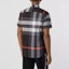 Purchase Camisa Burberry de Manga Corta con Cuadros Grises. 80256071