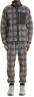 Burberry Jaket Fleece Kasual Abu-Abu Motif Kotak dengan Resleting 80455361 Shop Burberry Jaket Fleece Kasual Abu-Abu Motif Kotak dengan Resleting 80455361