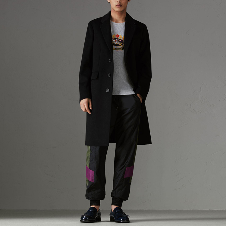 Shop Burberry 灰色刺繡騎士標誌圓領短袖T恤 80029521