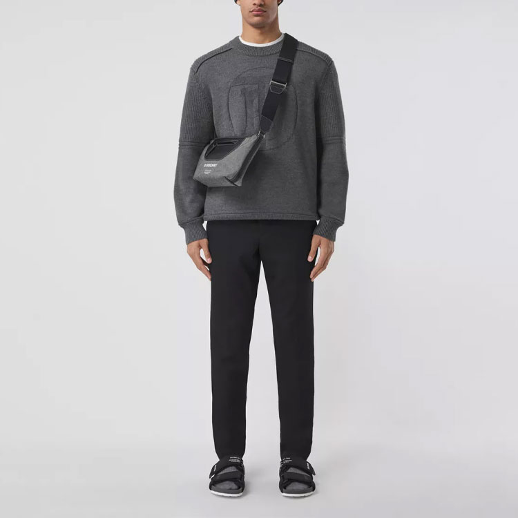 Burberry Grey Wool Sweater with Embossed Logo and Monogram Design. 80481341 圖 4