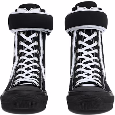 バーバリー ハイカットスニーカー (黒) 80523381 Lookbook バーバリー ハイカットスニーカー (黒) 80523381