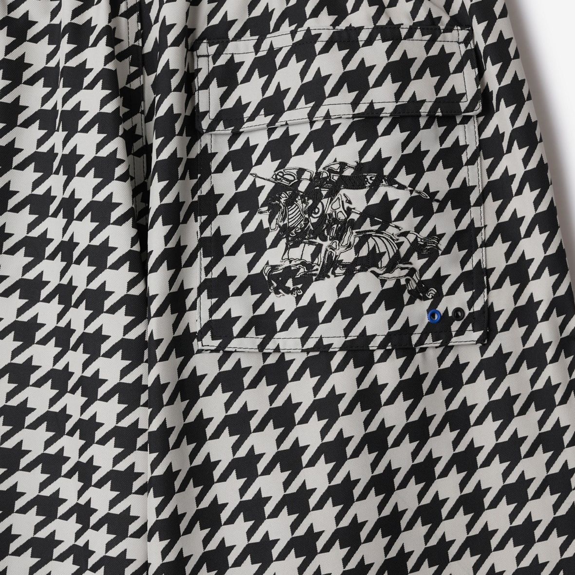 Sizing Burberry Celana Kerja Houndstooth Hitam Putih Bordir 80820331
