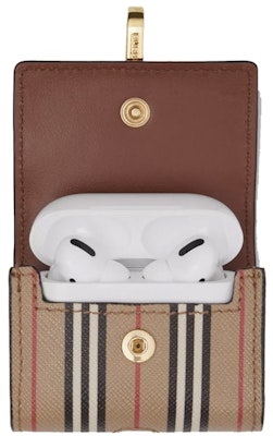 버버리 아이코닉 에어팟 프로 케이스 (아카이브 베이지)
Order 버버리 아이코닉 에어팟 프로 케이스 (아카이브 베이지)