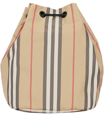 버버리 아이코닉 스트라이프 나일론 파우치 아카이브 베이지
Lookbook 버버리 아이코닉 스트라이프 나일론 파우치 아카이브 베이지