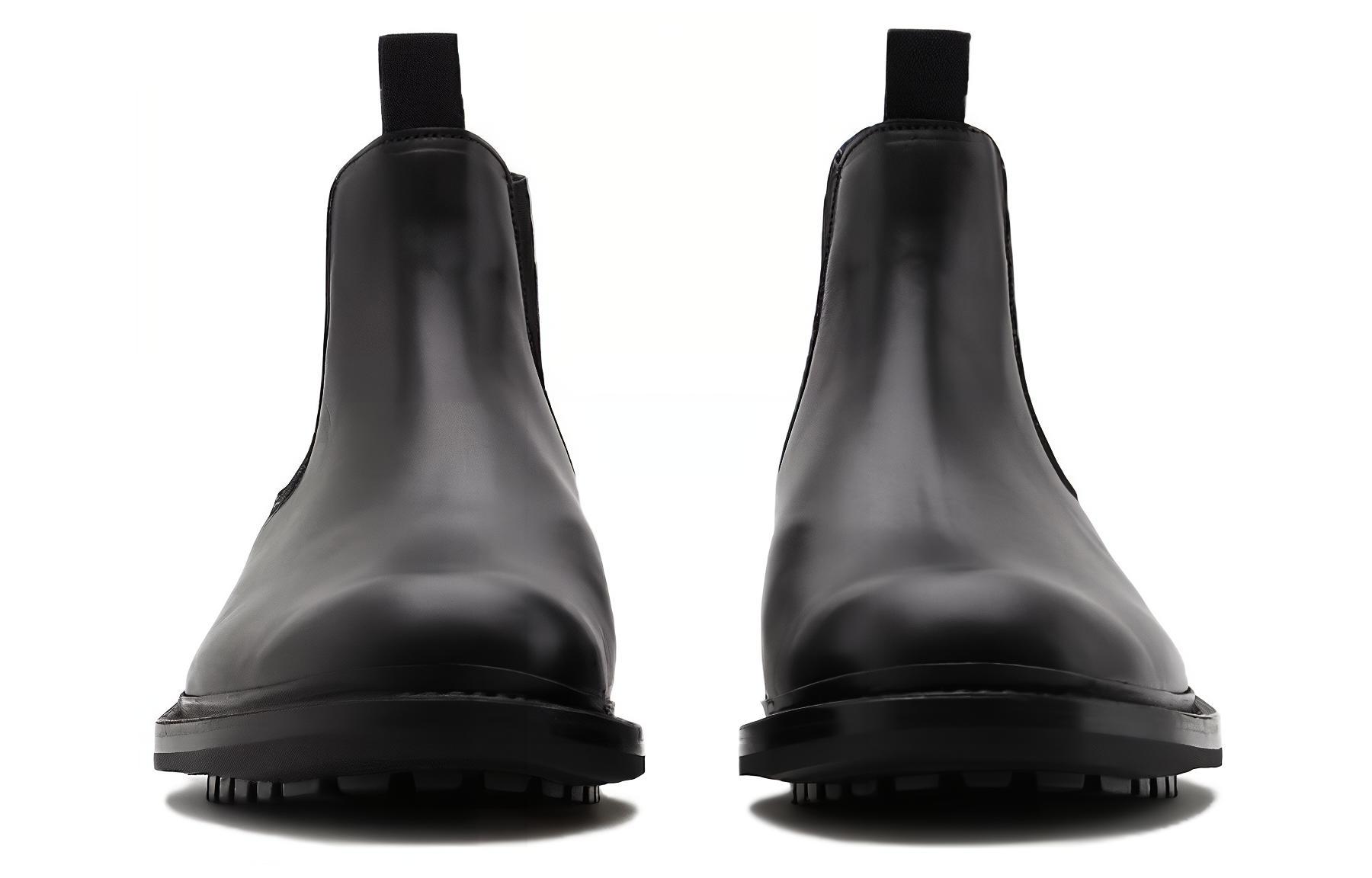 Shop Burberry博柏利 小牛皮 圓頭套腳休閒 短筒 切爾西靴 男款 黑色
