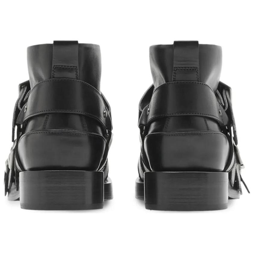 Shop バーバリー レザー ラウンドトゥ アンクルブーツ (黒) 80748081