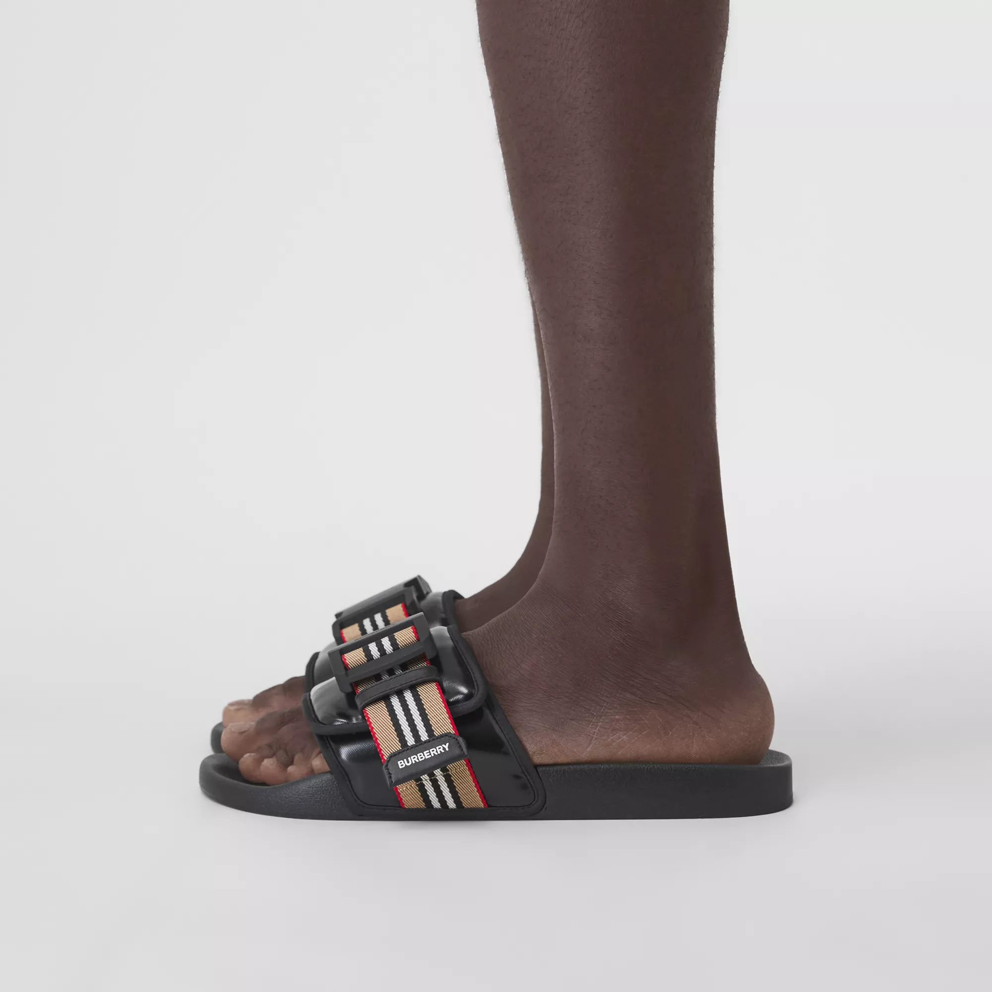 Details for Burberry 条纹装饰皮革涂层帆布拖鞋 '黑色' 80389461