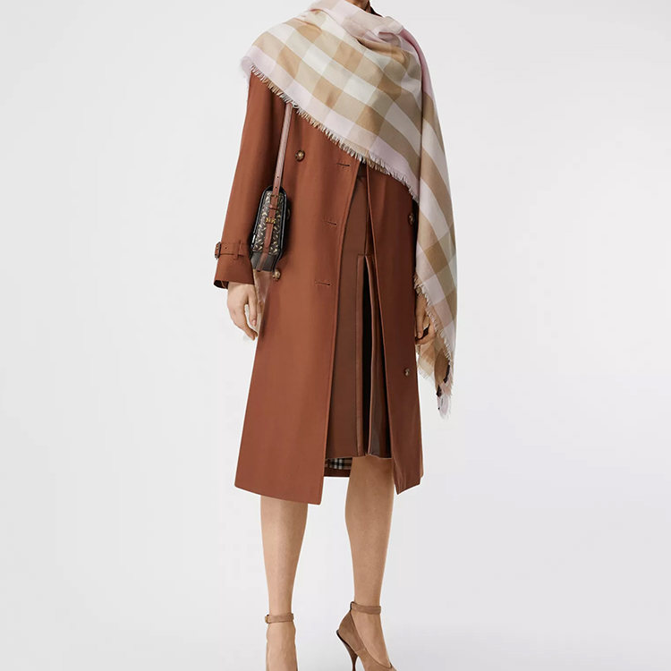 Burberry Lightweight Check Cashmere Scarf Snowflake Stone Color 80245011 圖 5