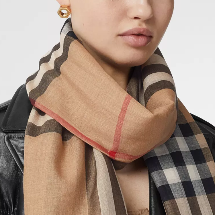 Burberry Lightweight Check Wool Scarf Unisex Couple Style Archive Beige 80184681 圖 4