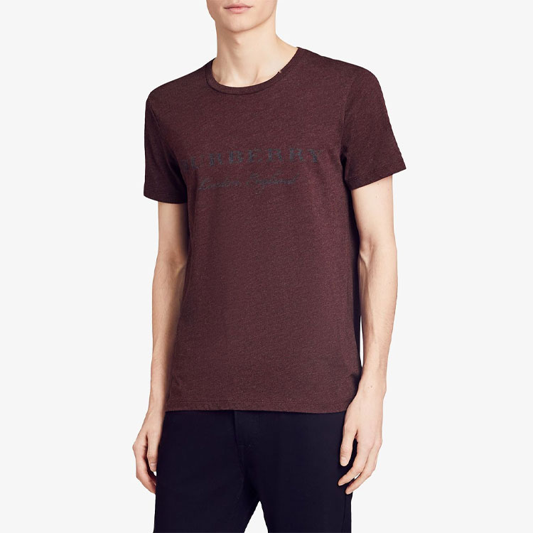 Shop Burberry Logo Kaos Crewneck Kasual Warna Burgundy Gelap. 40601251